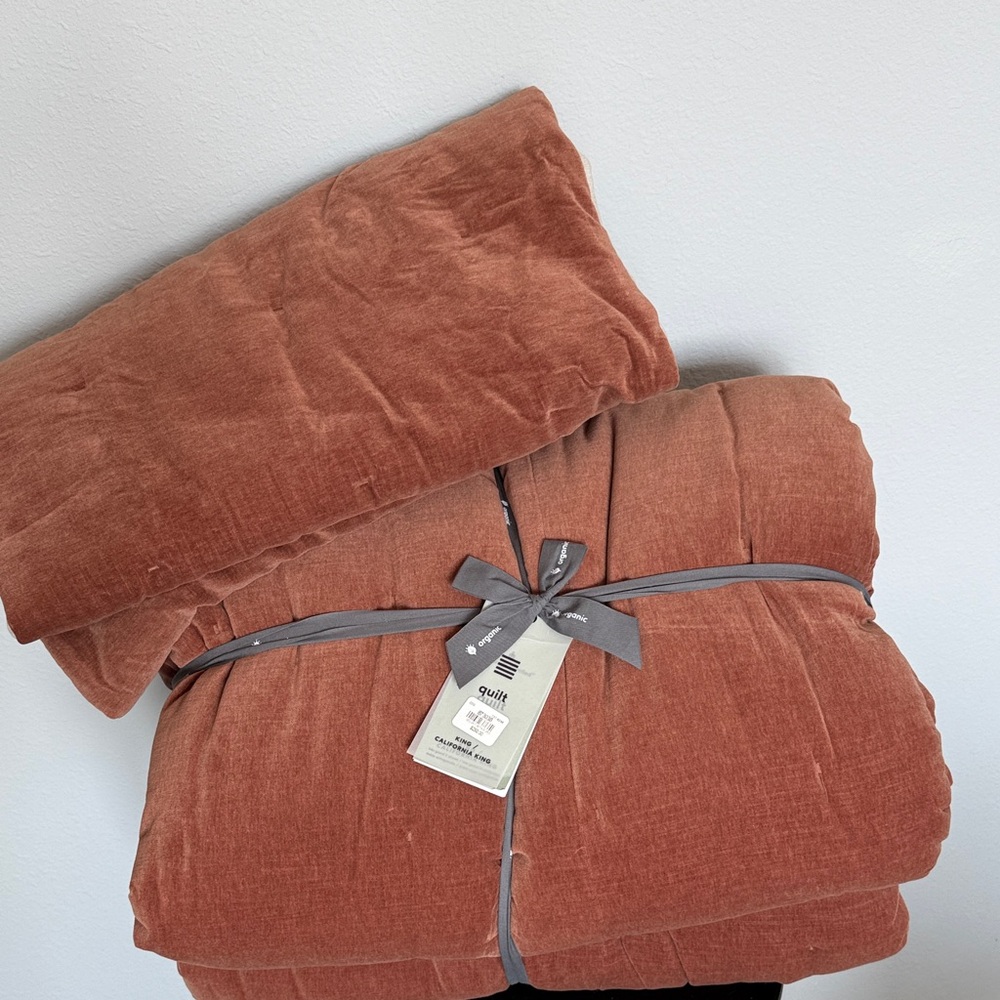 West Elm Classic Cotton Velvet Tack Stitch Organic Quilt King/CA King New W/Sham